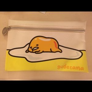 Egg Ipsy makeup / jewelry bag